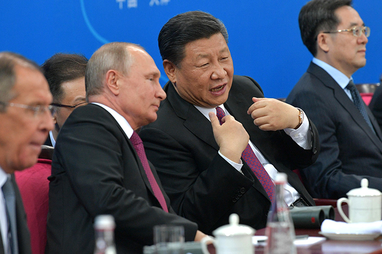 «Когда Путин сказал, что у нас эталонные отношения с Китаем, он именно на это обращал внимание. Да, мы разные, но можем взаимодействовать и не воспринимать друг друга как угрозу. Что совершенно не свойственно для Запада»