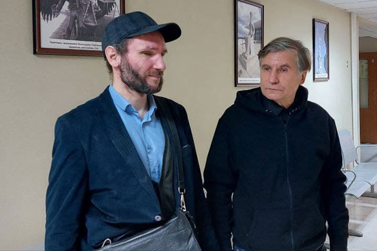 С явно поникшим настроением вышли накануне из здания Верховного суда РТ Фарит Закиев и его адвокат Алексей Златкин