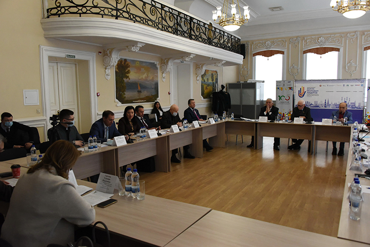 В Казани состоялось совместное выездное заседание Комитета по экономике, инвестициям и предпринимательству и Комитета по бюджету, налогам и финансам