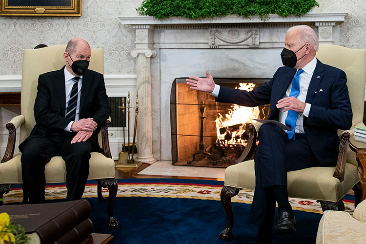 Параллельно в Вашингтоне у президента США Джо Байден был в гостях канцлер ФРГ Олаф Шольц
