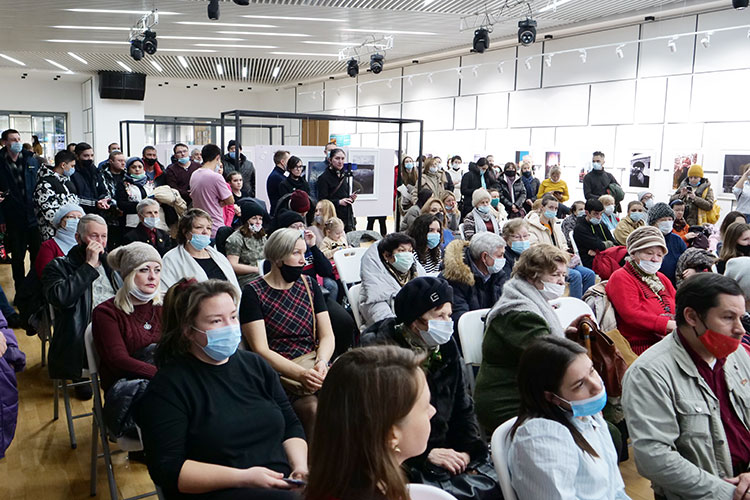 Не меньше 200 жителей Казани накануне вечером пришли на обсуждение проекта по размещению в парке Урицкого платных аттракционов