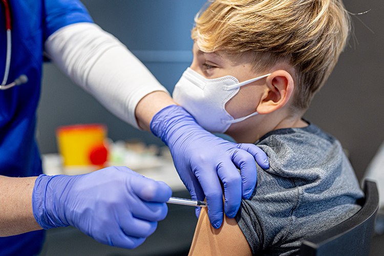 Первые прививки от коронавируса сделали 50 детям Марий-Эл