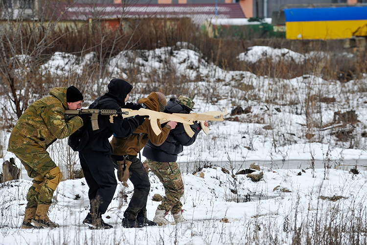 Можно полагать, что боевые столкновения начнутся с провокации националистов Украины против ополченцев Донбасса