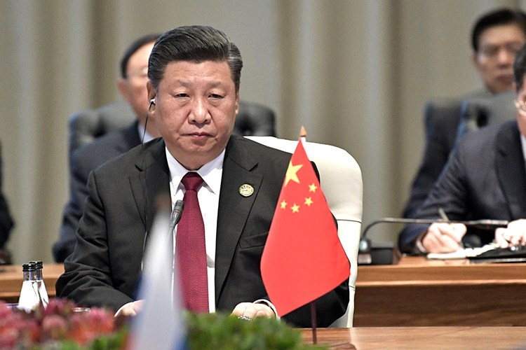 Председатель КНР Си Цзиньпин, специально подчеркнул, что отношения КНР и РФ — это отношения «спина к спине»