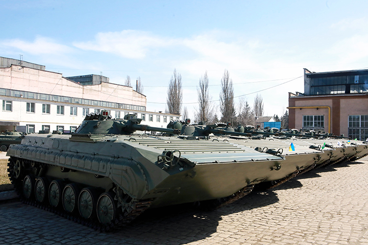 «У дончан и украинцев примерное равное количество танков и артиллерийских орудий»