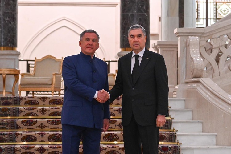 «Как говорят, друг познается в беде. Всегда чувствуем вашу поддержку», — ответил тогда президент Туркменистана во время приема высокого гостя из РТ