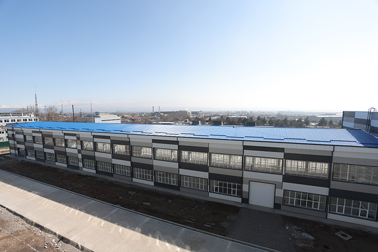 «Сейчас страна переживает строительный бум — застраивается и перестраивается Ташкент, реформируется система ЖКХ, что влечет рост заказов для предприятий промышленности стройматериалов, производителей оборудования»