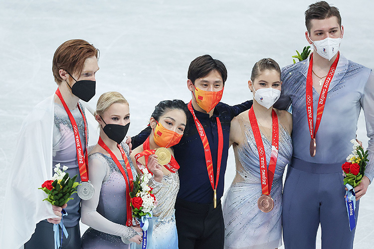 Пять медалей — четыре «серебра» и одну «бронзу» — привезли спортсмены от Татарстана (слева Евгения Тарасова и Владимир Морозов) с завершившейся Олимпиады в Пекине. Это лучший результат для республики на зимних играх