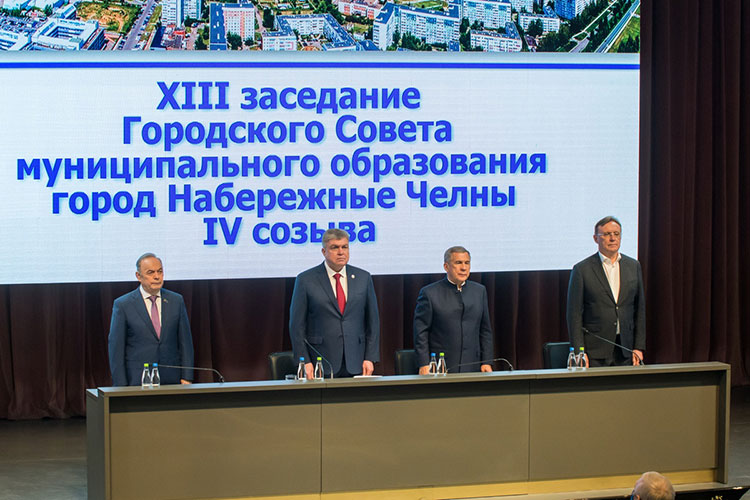 Наиль Магдеев назвал обеспечение кадрами предприятия города и бюджетной сферы одним из приоритетных направлений