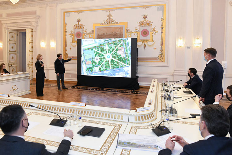 В казанской Ратуше мэру Казани Ильсуру Метшину презентовали проекты пяти новых общественных пространств города