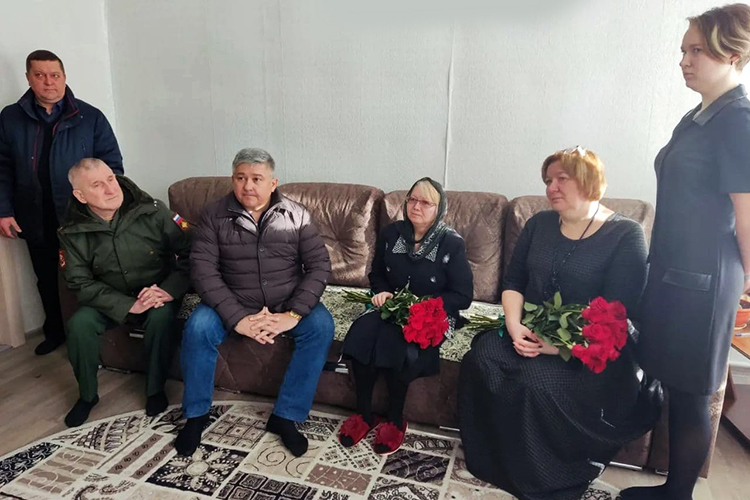 Глава Зеленодольского района Михаил Афанасьев посетил семью полковника и лично выразил слова соболезнования