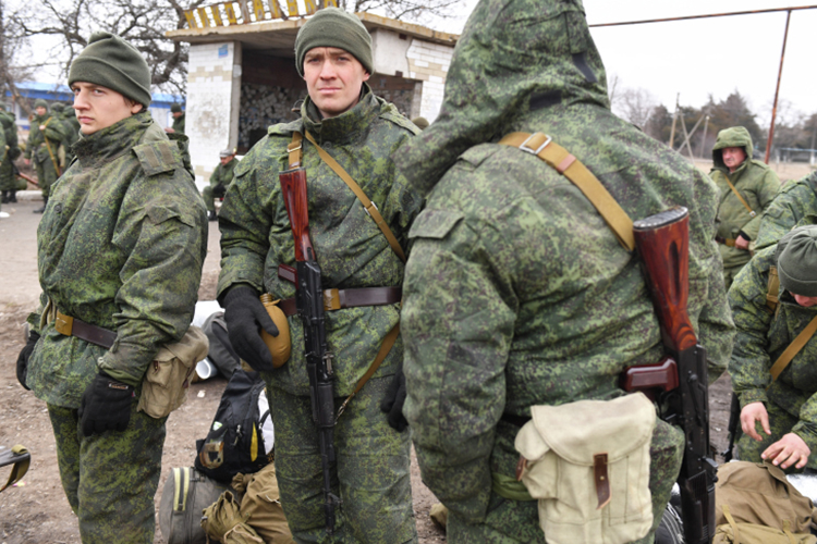 Минобороны РФ на брифинге сообщило, что войска ДНР взяли под контроль населенные пункты Ближнее и Тавла, продвижение составило 4 километра
