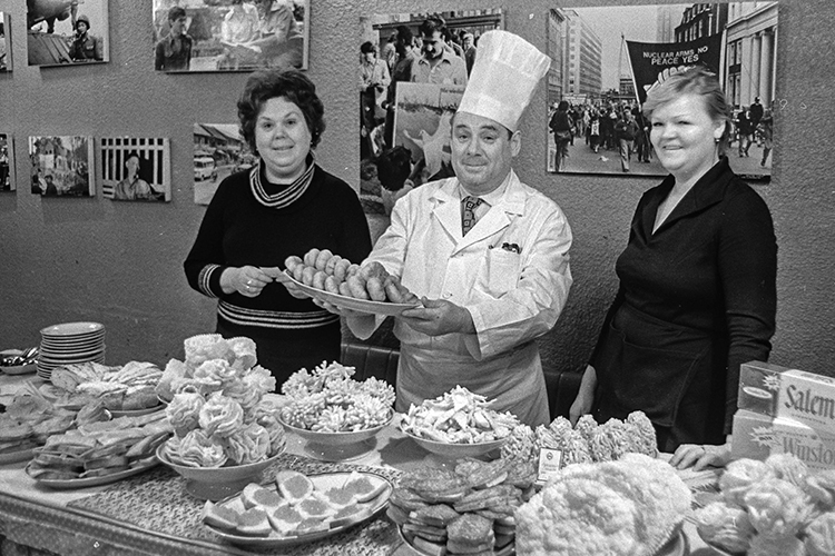В честь легендарного татарского шеф-повара Юнуса Ахметзянова, которому 28 февраля исполнилось бы 95 лет, «БИЗНЕС Online» отобрал 30 кулинаров, которые прославляют татарскую кухню в интернете