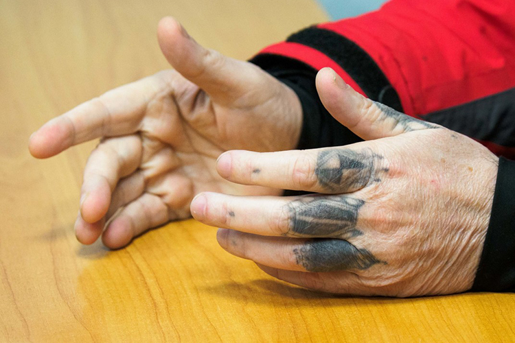 Гособвинение обратило внимание и на татуировки Нейдера — они оказались «воровскими»