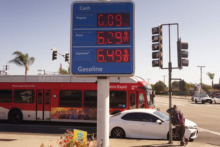 В США с начала года цены на топливо выросли на 19%, при этом доля импорта энергоресурсов из России там составляет всего 3 процента