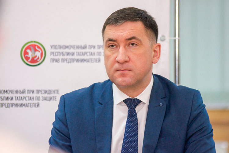 Айдар Салихов рассказал о субсидиях в размере до 600 тыс. рублей для МСП и самозанятых на участие в выставках и ярмарках, где татарстанские производства могли бы показывать свою продукцию