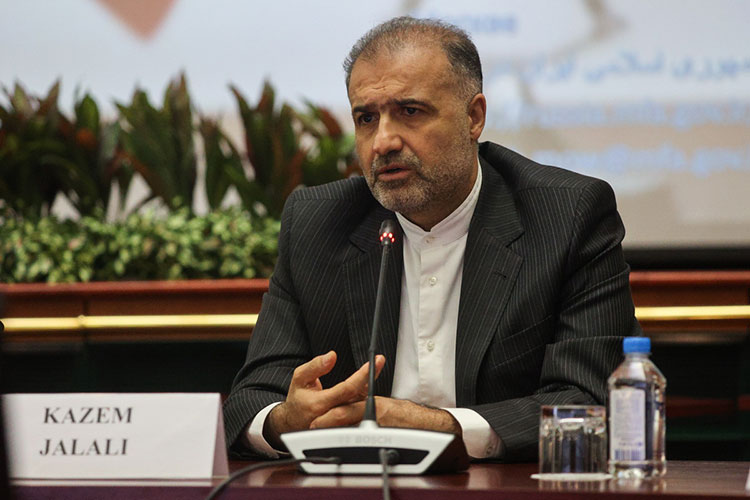 Посол Ирана в России Казем Джелали призвал участников пленарного заседания как можно быстрее устранить препоны в торговле двух стран
