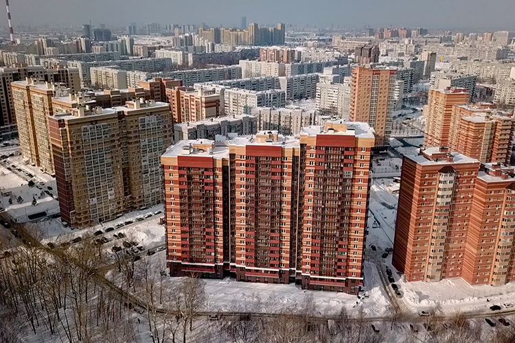 Последний объект и самый недорогой — ЖК «Молодежный» на Чингиза Айтматова. На продажу здесь всего 21 квартира. Квадратный метр оценили в 123 тыс. рублей