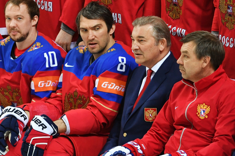 24 сентября прошлого года президент ФХР Владислав Третьяк объявил об его возвращении на пост главного тренера: «Знарок пользуется авторитетом среди игроков НХЛ, мы надеемся, что он сплотит команду»