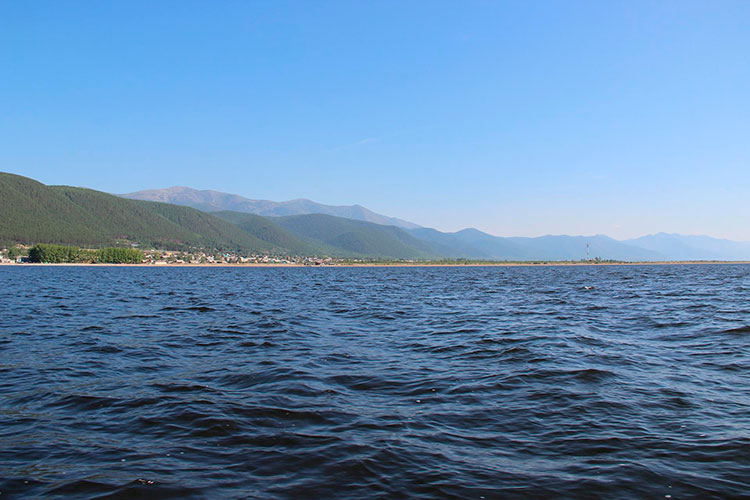 В первоначальном виде предлагаемые поправки снимали необходимость проведения экологической экспертизы в районе озера Байкал и на других ООПТ при строительстве неограниченного перечня инфраструктуры до 31 декабря 2024 года