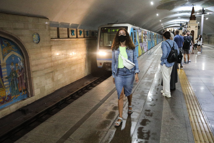 «Сегодня метро загружено на 30 процентов от проектной мощности: в будни ездят около 100 тысяч человек, а должно намного больше»