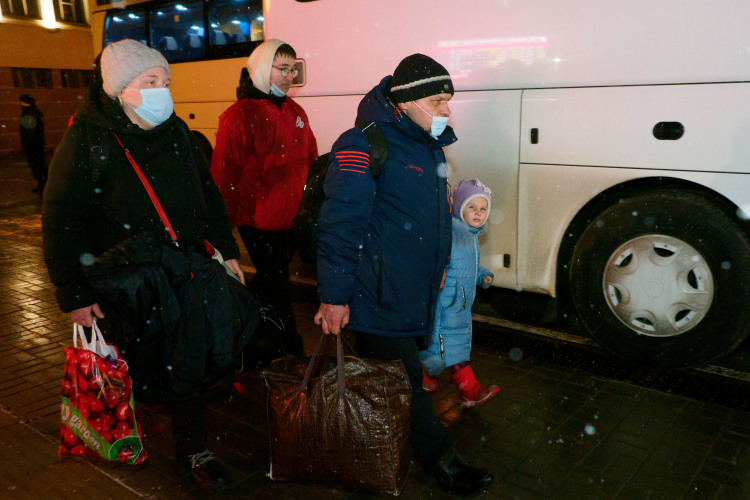 В минувшие выходные поезд с 500 эвакуированными жителями Донбасса прибыл в Пензу. Приехавших женщин, детей и пожилых людей разместили в региональных пунктах временного пребывания
