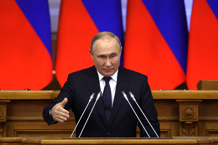 Владимир Путин предупредил, что на любые стратегические угрозы Россия ответил молниеносно