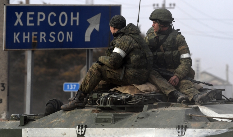 Возвращение освобожденной от украинских националистов Херсонской области обратно под контроль Украины исключено, заявили в  администрации региона