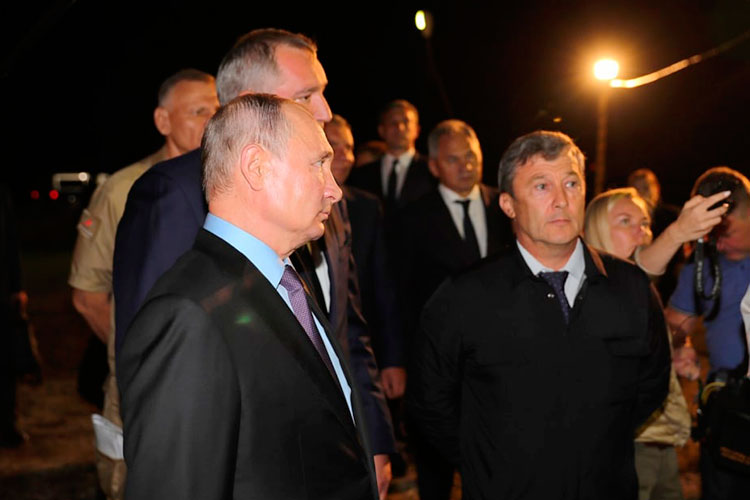 Дирекция космодрома «Восточный» (входит в «Роскосмос») выкатила к Равилю Зиганшину (справа) свои самые крупные требования — на 675 млн рублей