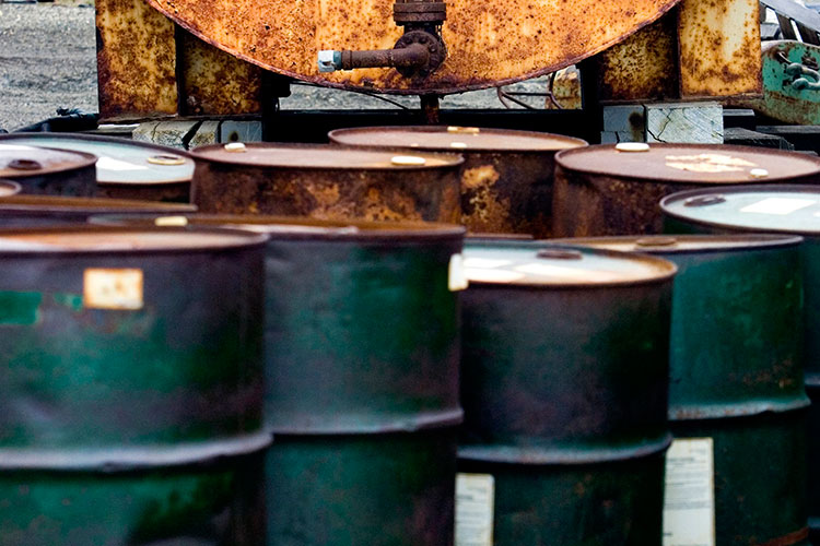 Крупнейший индийский нефтепереработчик Reliance Industries заказал 15 миллионов бочек нефти из России на этот год. Это уже очень приличные объемы, которые он просит