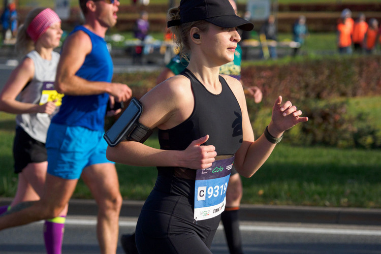 Стремиться как можно быстрее пробежать марафон специалисты не советуют. Лучше приступить к нему на второй-третий год занятий