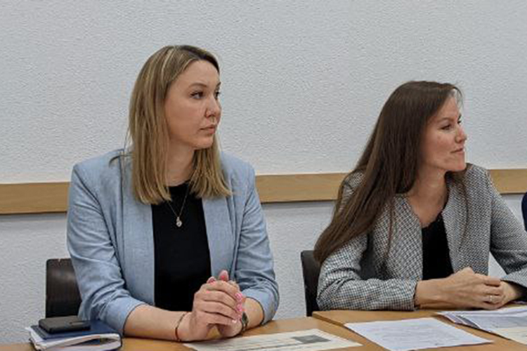 Инга Гадзаова (слева): «Нас спасло то, что появилась такая акция, как кешбэк. Поэтому большая часть загрузки на майские праздники и на июнь также была благодаря ей. Кешбэк сработал!»