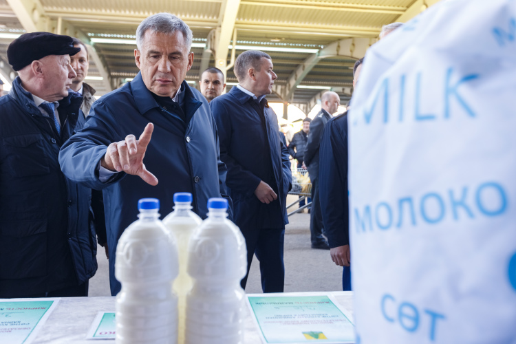 Ежесуточно в Татарстане производится примерно 5,4 тыс. т молока. Нашей республике, безусловно, еще есть куда расти — Россия обеспечивает себя молочными продуктами только на 84% (остальное поставляет Белоруссия)