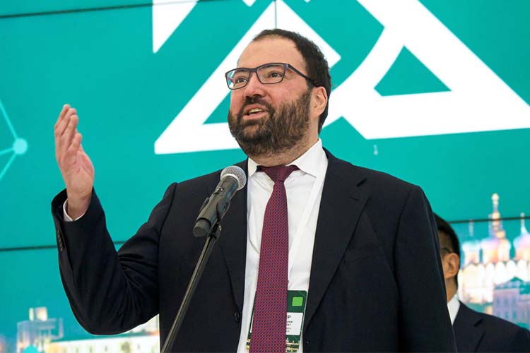 «Просим относиться лояльно»: Шадаев показал государственно одобренный аналог App Store