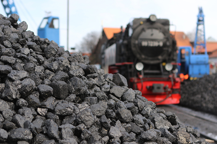 Пошли реальные расконсервации угольных станций в Польше, Великобритании. Китай, который раньше тоже увлекался солнечными зайчиками и ветровыми мельницами, увеличивает производство и расконсервировал добычу угля на старых шахтах и открывает новые