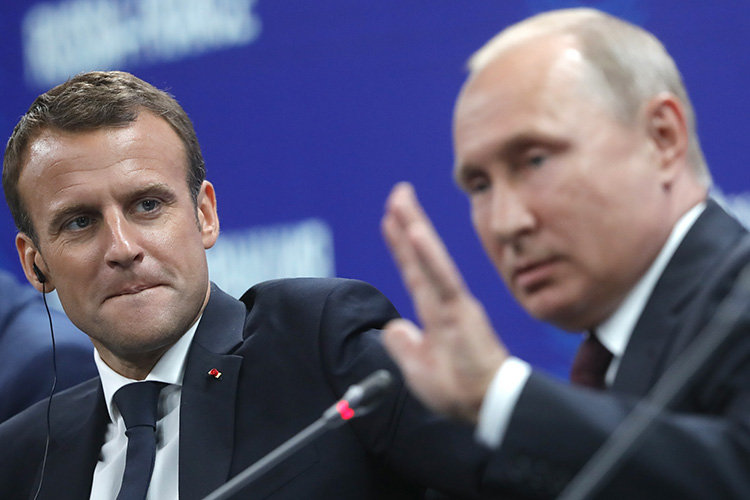 Президент Франции Эммануэль Макрон в интервью газете Ouest France призвал не унижать Россию, так как настанет день, когда нужно будет возобновлять сотрудничество