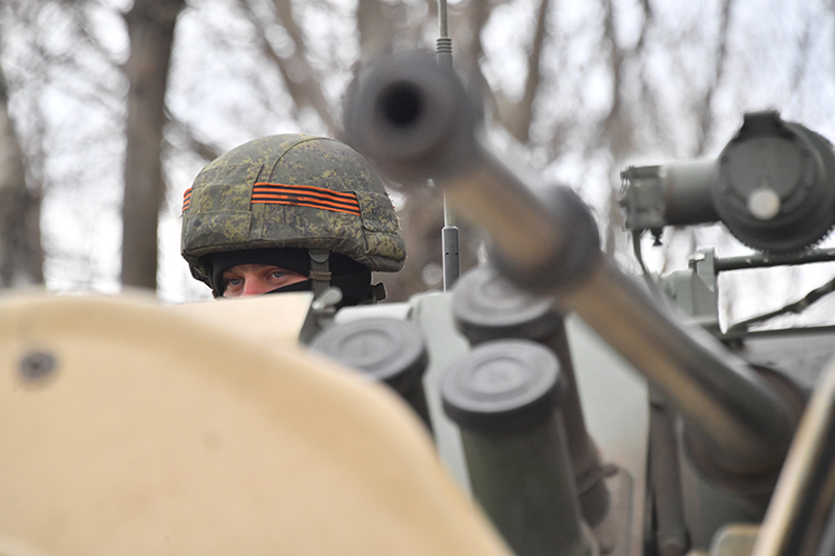 «Когда 24 февраля мы начали СВО, мы фактически сорвали этим спецоперацию противника. Об этом свидетельствует огромное количество боеприпасов и техники, которые мы обнаруживаем в зоне боевых действий на Донбассе»