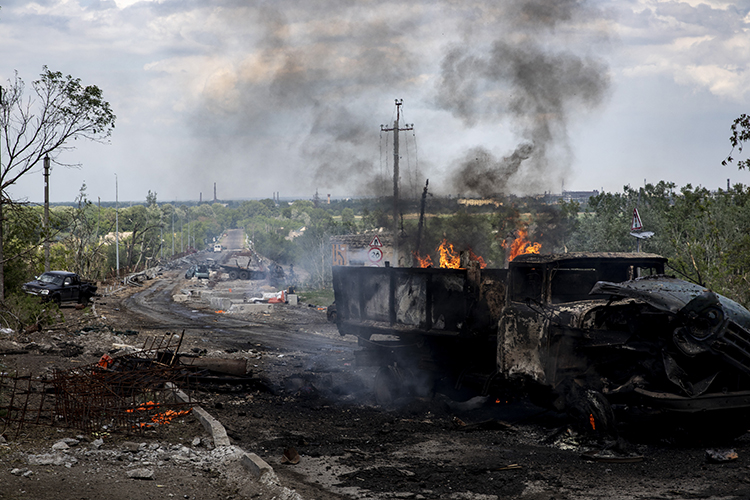 В ДНР сообщили о многочисленных обстрелах городов и поселков. За все время вооруженного конфликта «такого беспрецедентного по мощности, плотности и продолжительности огневого налета на столицу ДНР не было зафиксировано»