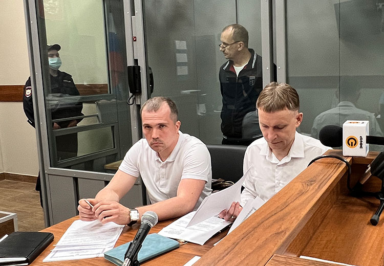 Интересы Зубарева в суде представляли сразу два адвоката — Вадим Максимов и Айрат Исмагилов