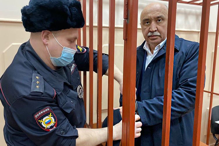 На прошлой неделе экс-ректор КФУ Ильшат Гафуров пытался оспорить факт возбуждения уголовного дела против себя. Жалобу рассматривал Бассманный суд
