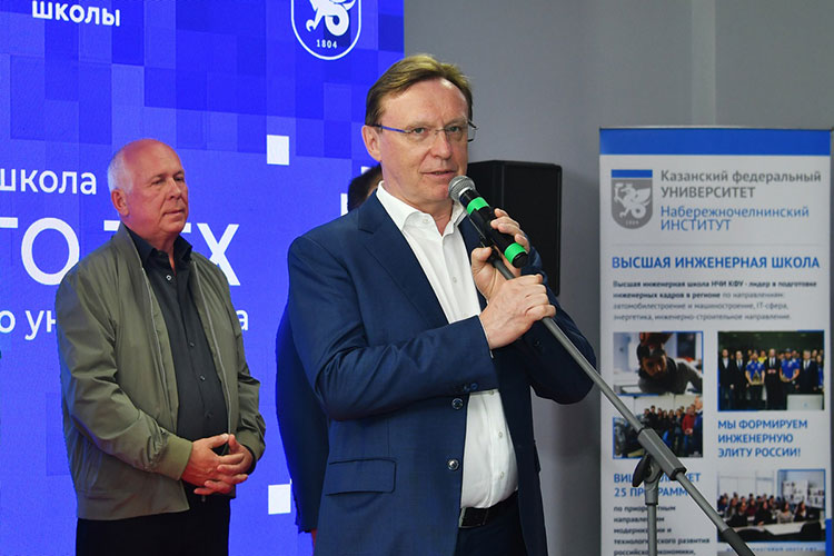 Сергей Когогин назвал открытие ПИШ важным событием не только для КАМАЗа, но и для Челнов, а развитие научно-технической базы для образования специалистов «крайне важным вопросом»