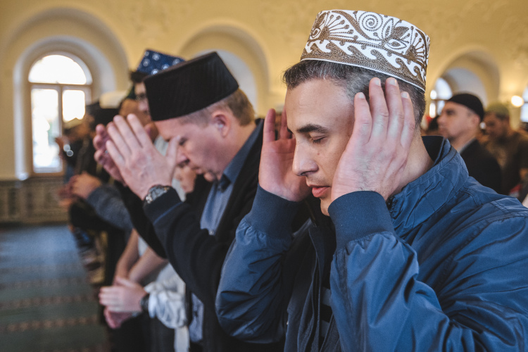 В этом году 20-минутная проповедь в мечетях Казани начнется в 3:10 утра, а уже в 3:41 мусульмане совершат гает-намаз