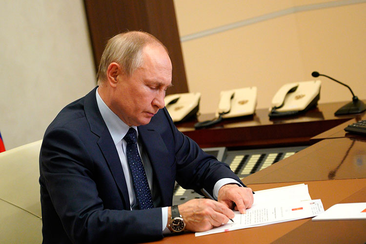 Неожиданно эпохальными для Татарстана стал подписанные сегодня Владимиром Путиным два, вроде бы, дежурных указа