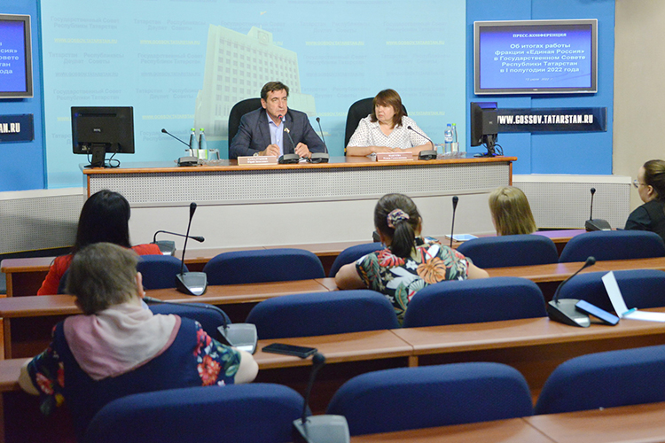 Юрий Камалтынов собрал журналистов, чтобы оценить итоги работы себя и однопартийцев в первом полугодии