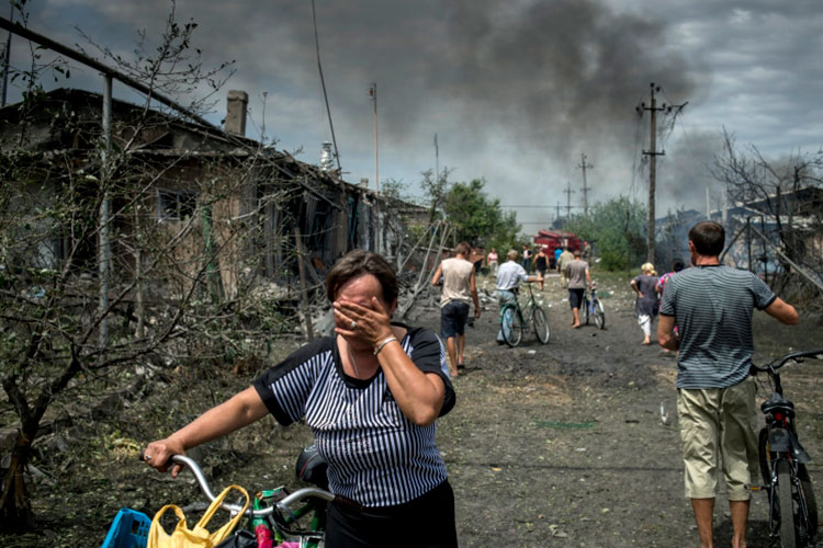 «Для меня точкой невозврата стал случай летом 2014 года в Луганске. Тогда украинская авиация обстреляла город, и прямо под записи видеокамер погибла женщина. Это меня зацепило»