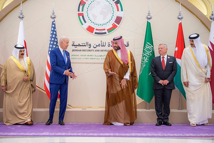 За четыре дня действующий президент США посетил Израиль, Западный берег реки Иордан и Саудовскую Аравию. Хотя никто особо не скрывал, что главная цель визита — это договоренности с саудитами об увеличении добычи нефти