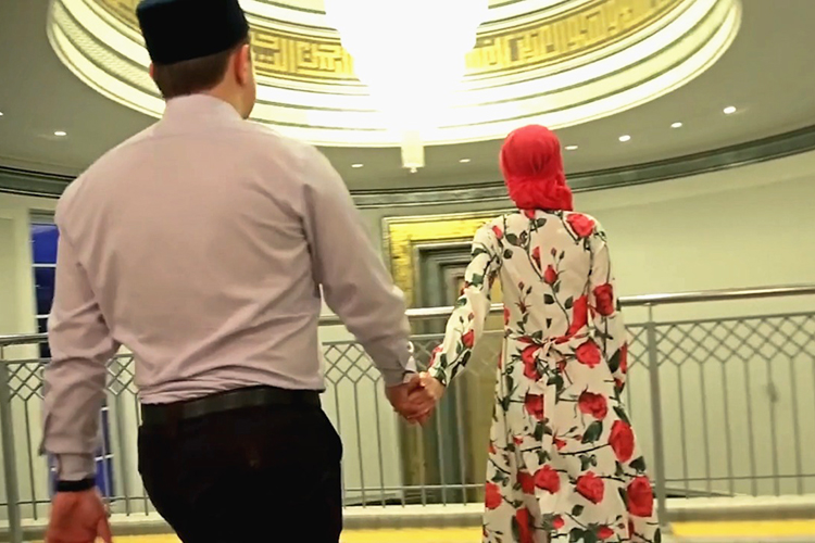 «Для практикующих мусульман никах — это начало жизни. Как правило, это и свадьба, все халяль»