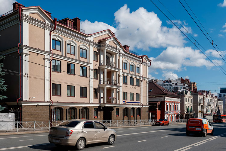 Еще один загадочный владелец недвижимости обнаружился у бизнес-центра «Нордвестойл» на Пушкина 30, это почти 4 тыс. кв. м.  Собственник — ЗАО «Нордвестойл»