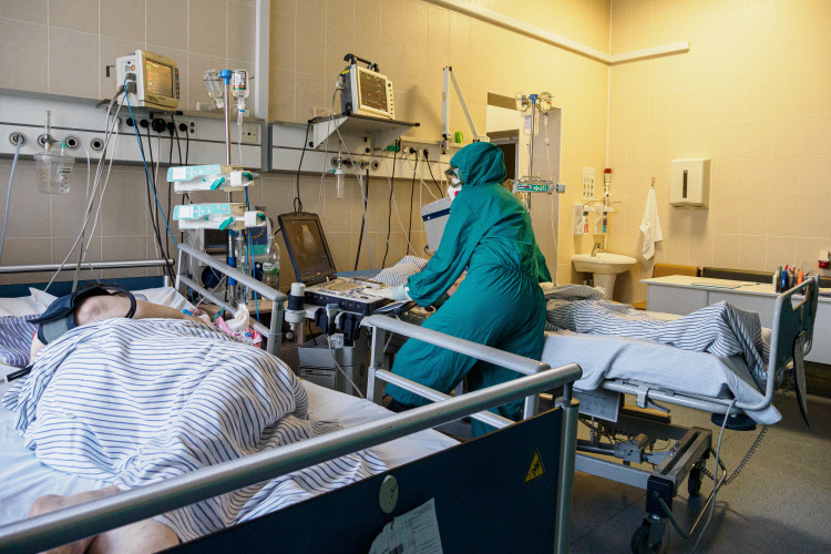 К 19 июля в Татарстане как ковидный госпиталь работало 21 медучреждение в 5 территориальных округах. Всего развернуто 563 койки, из них 183 свободны