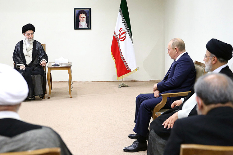 Одним из главных событий в рамках визита стала встреча Путина с руководителем и духовным лидером Ирана аятоллой Али Хаменеи